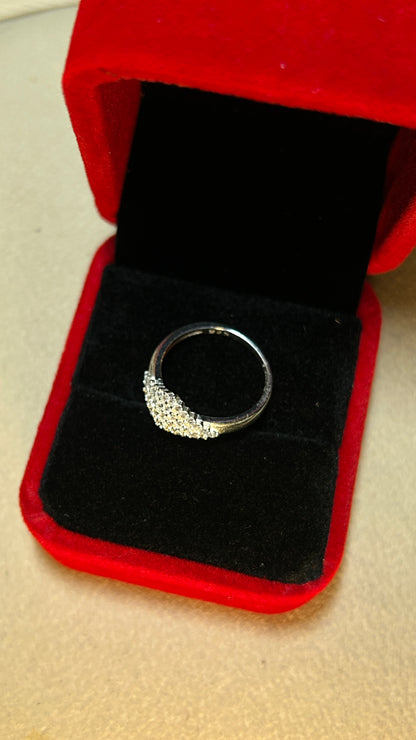 Anillo Elegancia Radiante