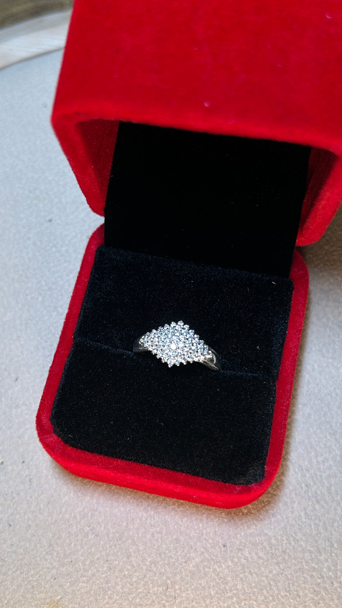 Anillo Elegancia Radiante