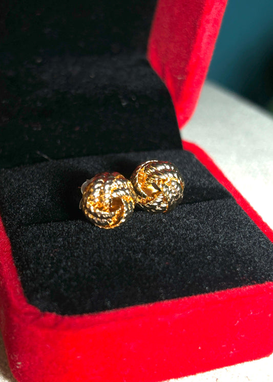 Aretes Nudo de Oro